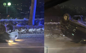 Teška saobraćajna nesreća u Sarajevu: Automobil završio na korvu, jedna osoba povrijeđena