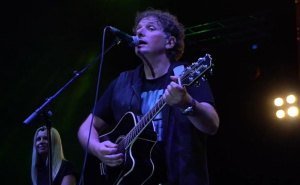 Pjesma dana: Valentino i "Pile moje, zovi me kad ti sreća dodije..."