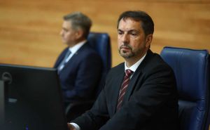 Marinko Čavara bi da prima platu u kešu: Ništa od razmatranja Prijedloga zakona po hitnom postupku