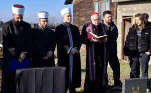 Spomenici za zaboravljene živote: Na granici BiH i Srbije obilježeni grobovi 28 migranata