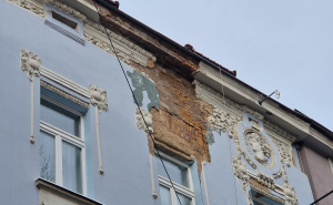 Čekajući reakciju vlasti: Fasada u Ferhadiji i dalje prijetnja za građane Sarajeva