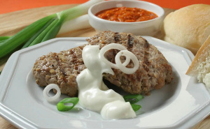 Jedan trik iz turske kuhinje mijenja sve: Ovako se prave najsočnije pljeskavice