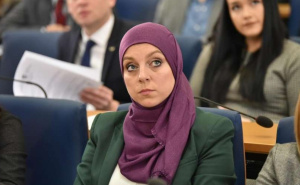 Pravosnažno: Bivša zastupnica u Skupštini KS osuđena za diskriminaciju prema LGBTI osobama