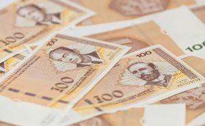 Potvrđeno: Počela isplata uvećanih penzija - neko će veći iznos dobiti odmah, a neko narednih dana