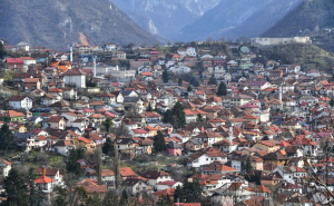 Grad pod oblacima: Februarski dan u Sarajevu i pogled s Podhrastova