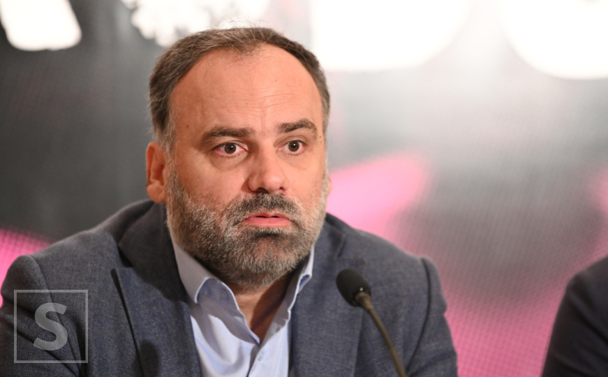 Dino Mustafić: Trač kao moralna bolest i njegova razorna uloga u životu umjetnika