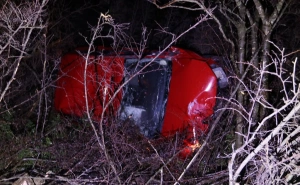 Nesreća kod Mostara: Automobil udario u stijenu i sletio s ceste, jedna osoba povrijeđena