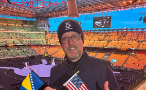 ZOI Milano -Cortina 2026: Zvaničnik ambasade SAD u BiH na ceremoniji, posebnu pažnju privukao kapom