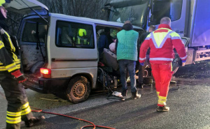 Tragedija na putu Sarajevo-Pale: Jedna osoba poginula u teškoj nesreći, osam povrijeđenih