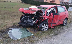 Teška nesreća kod Bugojna: Automobil smrskan, više osoba povrijeđeno