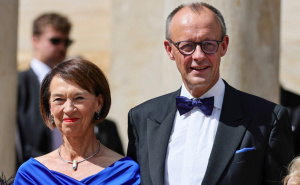 Supruga njemačkog kancelara doživjela nesreću, završila u bolnici: "Merz sve vrijeme bio uz nju"