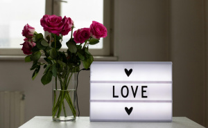 Toplina, svjetlo i mirisi: Pretvorite dom u oazu romantike uz ove jednostavne trikove