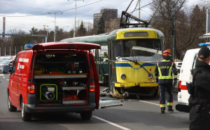 Nove informacije o teškoj nesreći u Sarajevu: Tramvaj iskočio iz šina, ima povrijeđenih