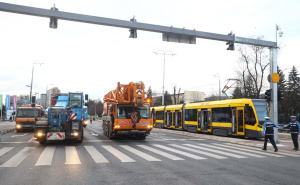 Dizalice stigle na mjesto nesreće: Uklanja se tramvaj sa saobraćajnice