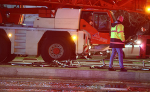 Tramvaj odvezen u Remizu: Počelo uklanjanje ograde na tramvajskoj stanici