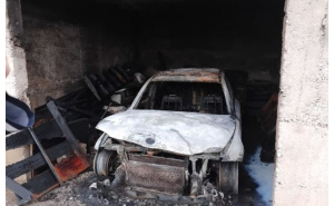 Stigle oštre reakcije: Vijećnici u Čapljini zapaljen automobil ispred porodične kuće