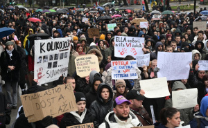 Uživo | Treći dan protesta nakon nesreće u Sarajevu: Uk podnio ostavku na poziciju premijera KS