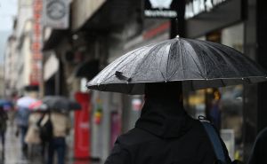 Letu štuke i 'Ima tamo negdje jedan grad, gdje kiša mora stati...'