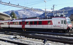 Teška nesreća u Švicarskoj: Voz iskočio iz šina, strahuje se da ima povrijeđenih. Uzrok lavina?