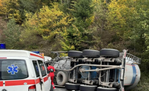 Na magistrali se prevrnula cisterna sa zapaljivom materijom: Saobraćaj u potpunosti obustavljen