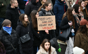 Uživo | Peti dan protesta: Kolona se kreće nazad prema Zemaljskom muzeju, ostavke u fokusu
