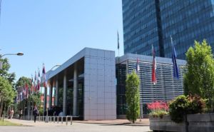 Apsurd bez presedana: RS neradnim danom obilježio Dan državnosti Srbije