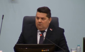 Neko je opet izbačen: Ponovo burno na sjednici NSRS, glavni akteri Stevandić, Vukanović i Vučinović