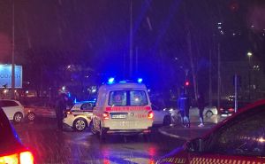 Teška saobraćajna nesreća u Lukavcu: Automobil udario tri pješaka, jedan poginuo