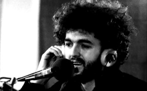 Miladin Šobić i pjesma dana: "Rasut u komade vezan samo pjesmom..."