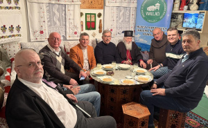 Mitropolit Mihailo, fra Mirko, Lazović i Čanak na iftaru kod derviša Salema: Poruka jača od podjela