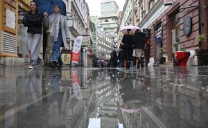 Oblačno i kišovito u Sarajevu: Građani uprkos vremenu iskoristili dan za šetnju