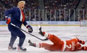 Trump podijelio novi bizaran video: Igra hokej i tuče Kanađanine