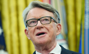 Zbog veza s Epsteinom uhapšen poznati britanski diplomat