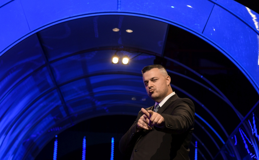 Zasluženi predah omiljenog lovca: Dean Kotiga fotografijom s plaže izazvao lavinu komentara