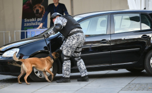 Sarajevo: Uhapšen dvojac osumnjičen za paljenje automobila, pronađena i droga