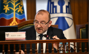 Alen Girt priznao: "Ishitrena odluka o obnovi i postavljanju spomenika Franzu Ferdinandu i Sofiji"