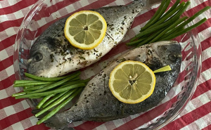 Jednostavni trikovi koji zaista djeluju: Kako ukloniti neugodan miris ribe iz kuhinje