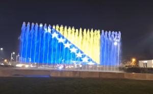 U Zagrebu obilježen Dan nezavisnosti BiH: Gradske fontane osvijetljene u bojama bh. zastave