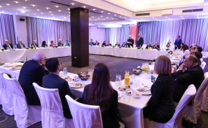 Reisul-ulema upriličio iftar za ambasadore: "U blagoslovljenim trenucima molimo za mir"