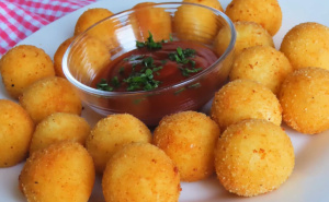 Iskoristite ostatak pire krompira od iftara i  za sehur napravite ove ukusne kuglice