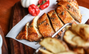 Zašto vam piletina često ispadne suha: Jedan mali korak pravi veliku razliku