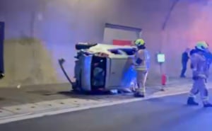 Nesreća u tunelu kod Sarajeva: Prevrnuo se automobil