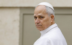 Papa Lav pozvao na prekid nasilja u Iranu: "Neka utihne oružje"