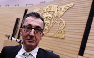 Ko je političar turskog porijekla koji je na putu da postane prvi premijer njemačke pokrajine?