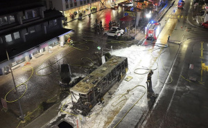 Najmanje šest mrtvih u požaru autobusa u Švicarskoj: Muškarac se navodno polio benzinom i zapalio