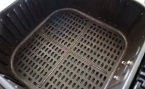 Brža i efikasnija metoda za čišćenje: Kako da se vaš air fryer sjaji?