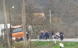 Teška nesreća na M-17 kod Maglaja: Sudarili se kamion i automobil, dvije osobe povrijeđene