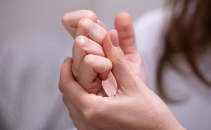 Zašto nas zglobovi bole na promjenu vremena? Mit ili stvarnost?