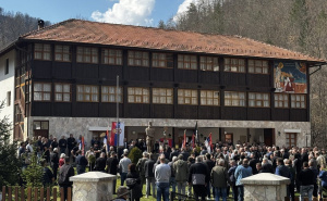 Četnici se okupili u Višegradu: Pjevali "sprem'te se" i zajedno s ministrom RS-a veličali zločince