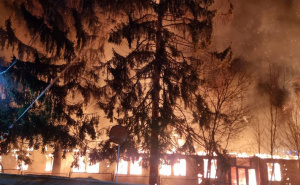 Požar u centru Velike Kladuše: Brojne vatrogasne ekipe na terenu